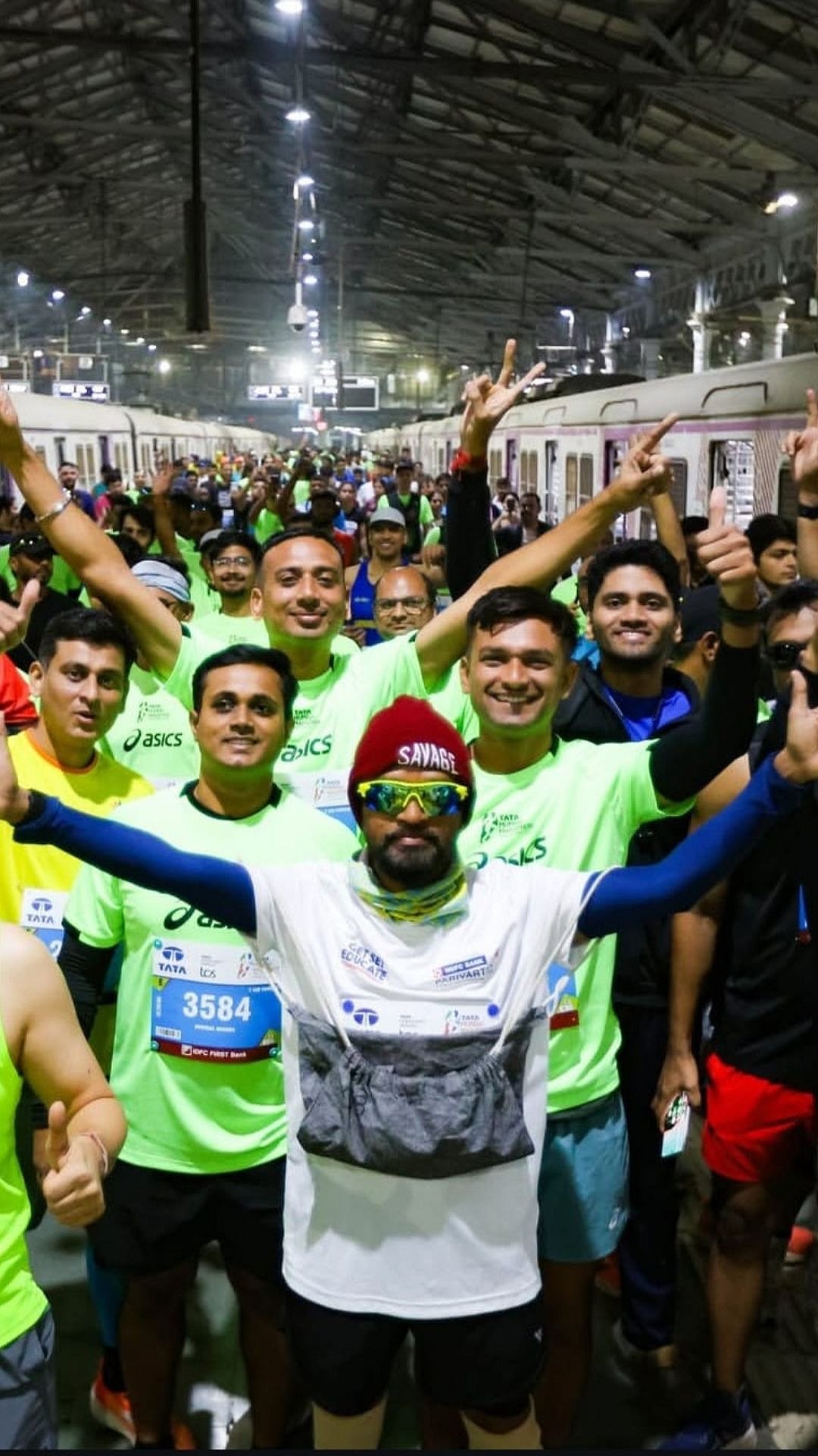 Enthusiasm fills Chhatrapati Shivaji Maharaj Terminus as runners arrive before dawn