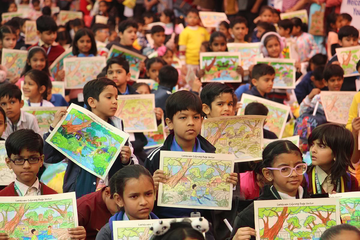 Free Press' Annual Painting Competition Begins With A Bang In Indore As Over 4K Students Participate