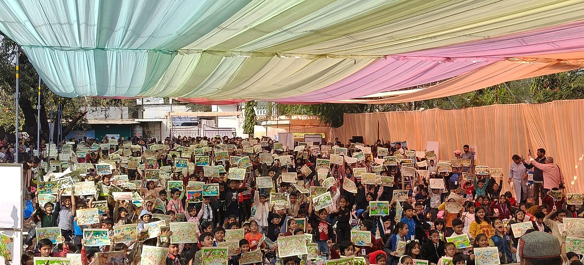Free Press' Annual Painting Competition Begins With A Bang In Indore As Over 4K Students Participate