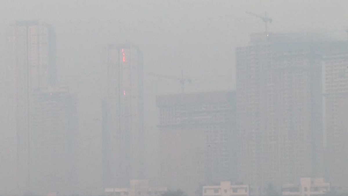 Mumbai Weather Update For Jan 19, 2026: Dense Smog Covers City's Skyline As Air Quality Remains Poor, Overall AQI Recorded At 156 