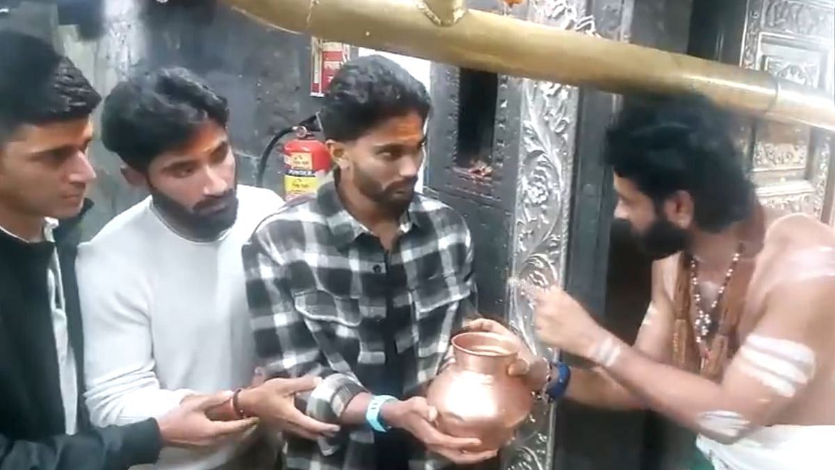 Video: Indian All-Rounder Nitish Kumar Reddy Prays At Mahakaleshwar Temple After India Vs New Zealand ODI Series 