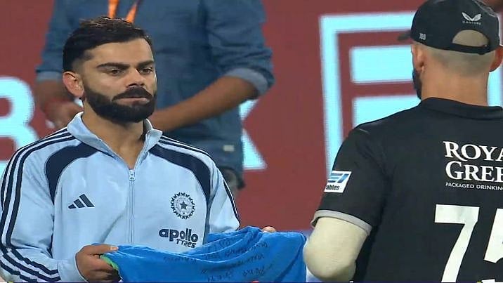 Virat Kohli Gifts Signed Jersey To Kiwi Star Daryl Mitchell In Heartwarming Gesture After IND Vs NZ Series Decider; Video Goes Viral 