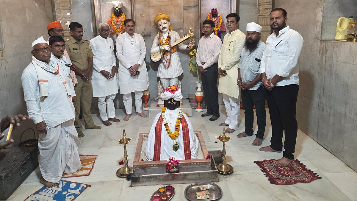 Hingoli: Warkari Sammelan Held At Narsi Namdev Ahead Of Hind Di Chadar Shahidi Samagam