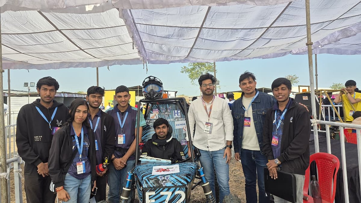 Indore News: SGSITS Students Win Presentation Award At E-BAJA SAE India 2025