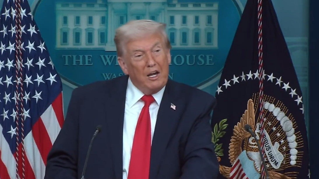 US President Donald Trump Leaves For Davos Again To Attend World Economic Forum After Journey Disrupted Due To Air Force One Snag 