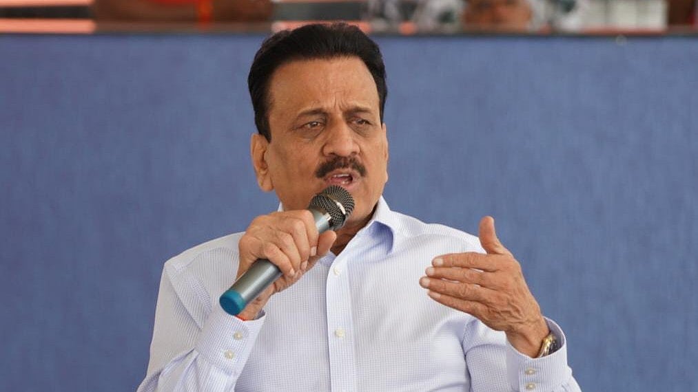 Nashik: Minister Girish Mahajan Directs Administration To Ensure Smooth Conduct Of Aerobatic Show