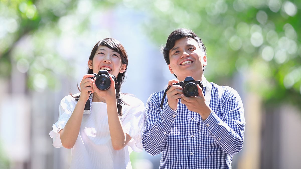 What Is 'Colour Hunting Date' Trend? This Is Romantic Couple's New Way Of Spending Quality Time In Relationship 