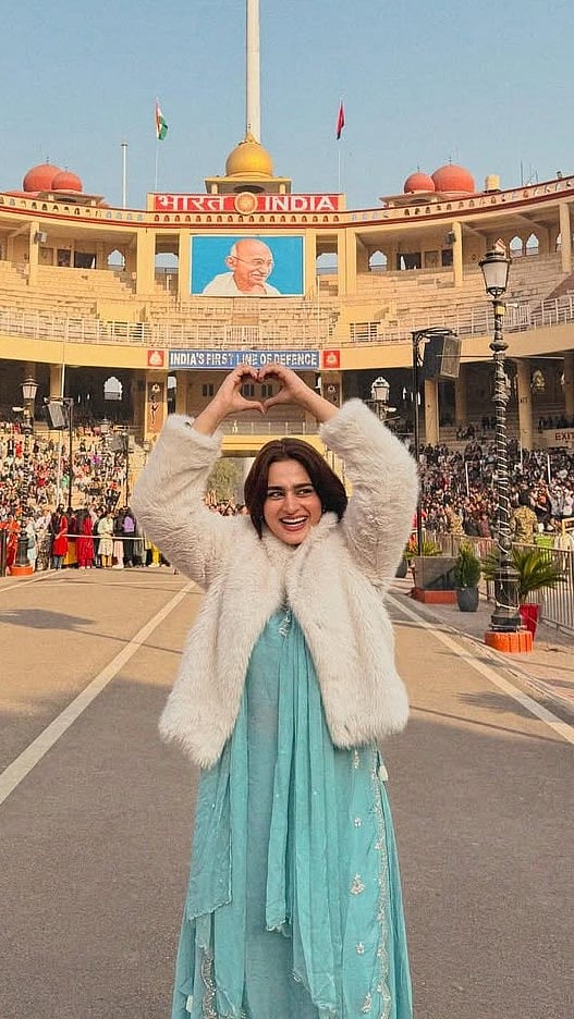 Dhurandhar Star Ayesha Khan Visits Attari-Wagah Border Ahead Of Republic Day 2026, Poses With Indian...