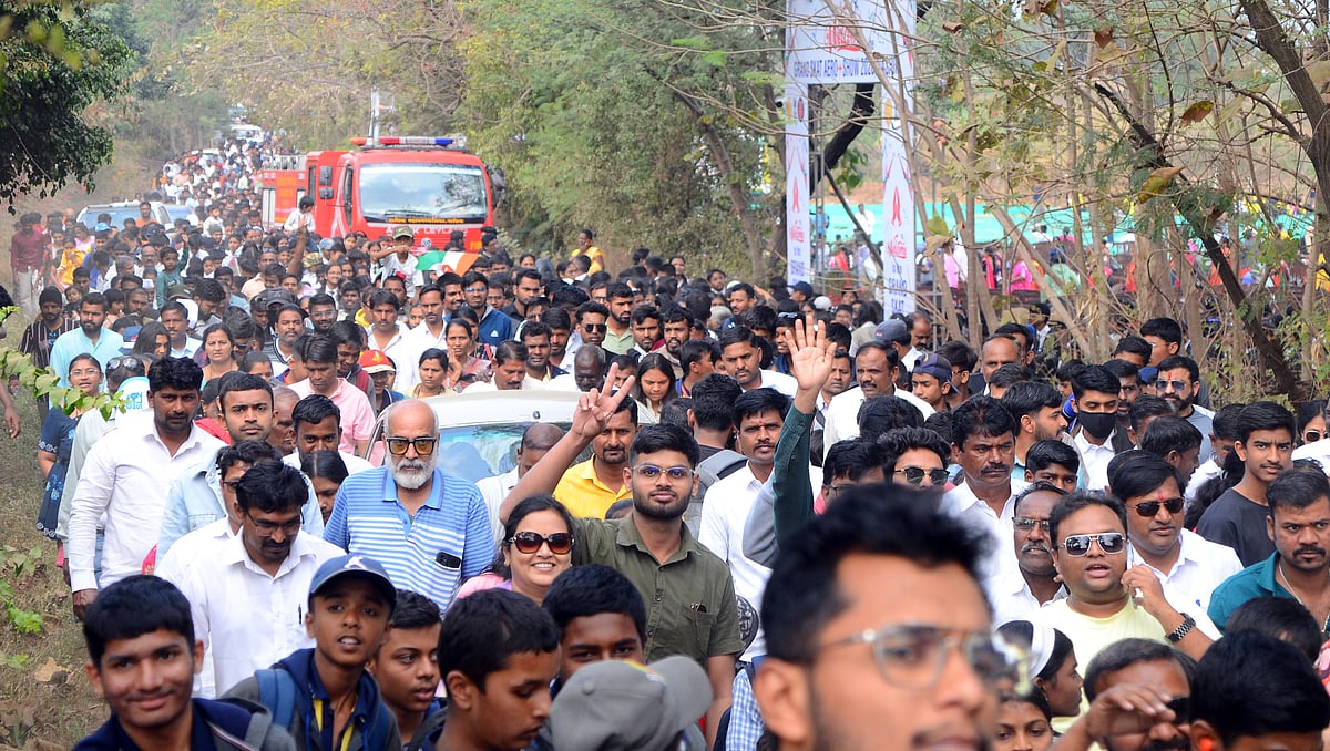 PHOTOS: Indian Air Force's Suryakiran Team Performs Dazzling Aerial Show Over Nashik's Gangapur Dam