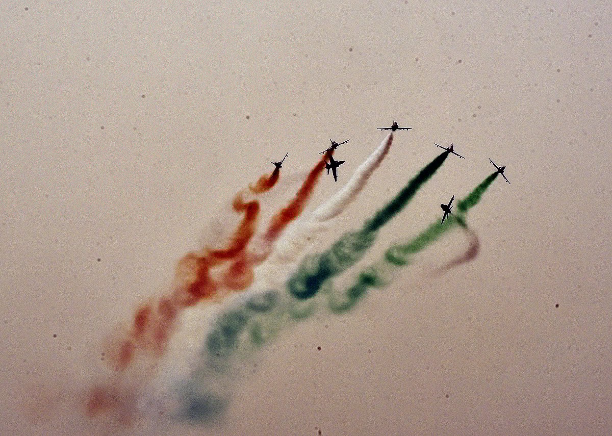 PHOTOS: Indian Air Force's Suryakiran Team Performs Dazzling Aerial Show Over Nashik's Gangapur Dam