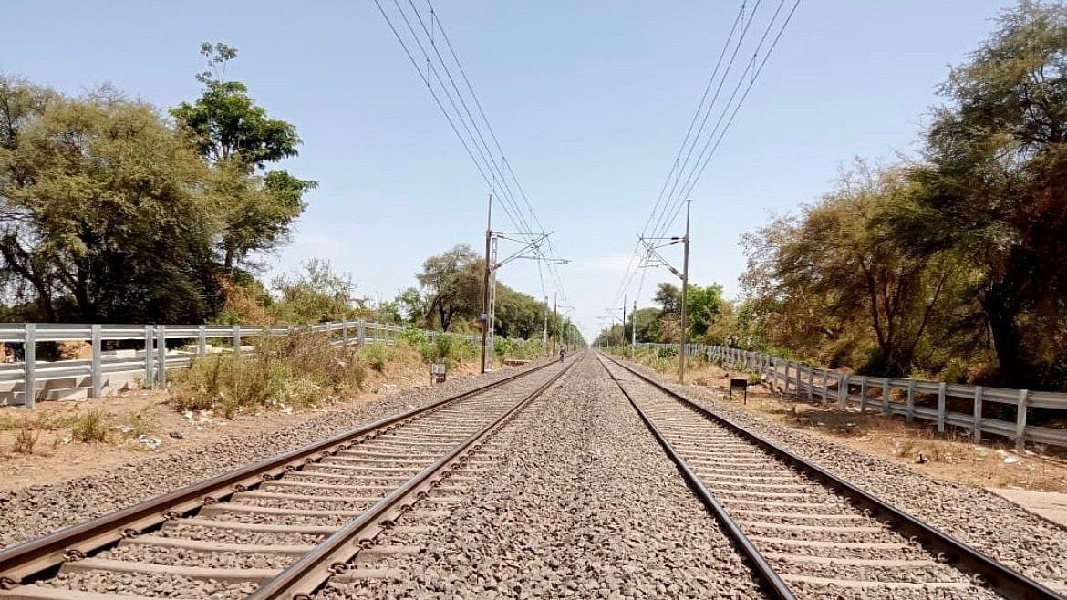 MP News: Ratlam Railway Division Expands Trackside Safety Fencing