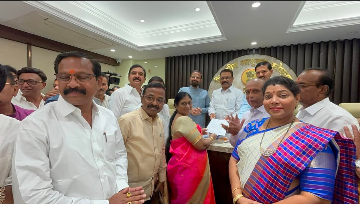 Thane Municipal Politics: Independent Pramila Keni Backs Shiv Sena, Strengthening Party Amid Group Registration 