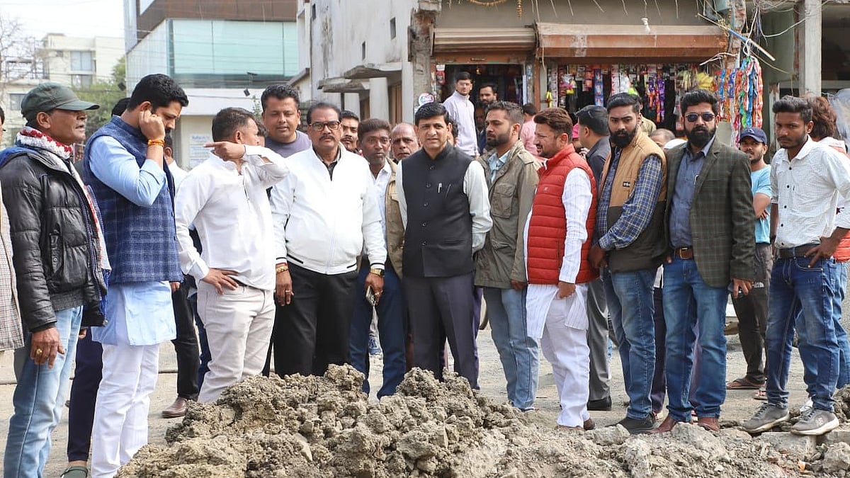 Indore News: Mayor Reviews Malviya Nagar Master Plan Road