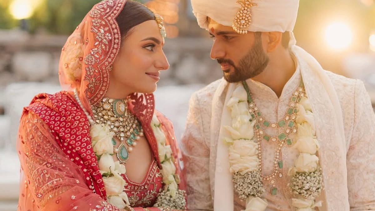 Singer Prakriti Kakar Marries Entrepreneur Vinay Anand In Jaipur, Triptii Dimri & Manushi Chhillar Congratulate Newlyweds- PHOTOS 