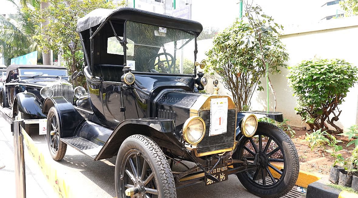 Mumbai's Vintage Cars Festival Features India's Oldest Ford Model From 1915 Still In Running...