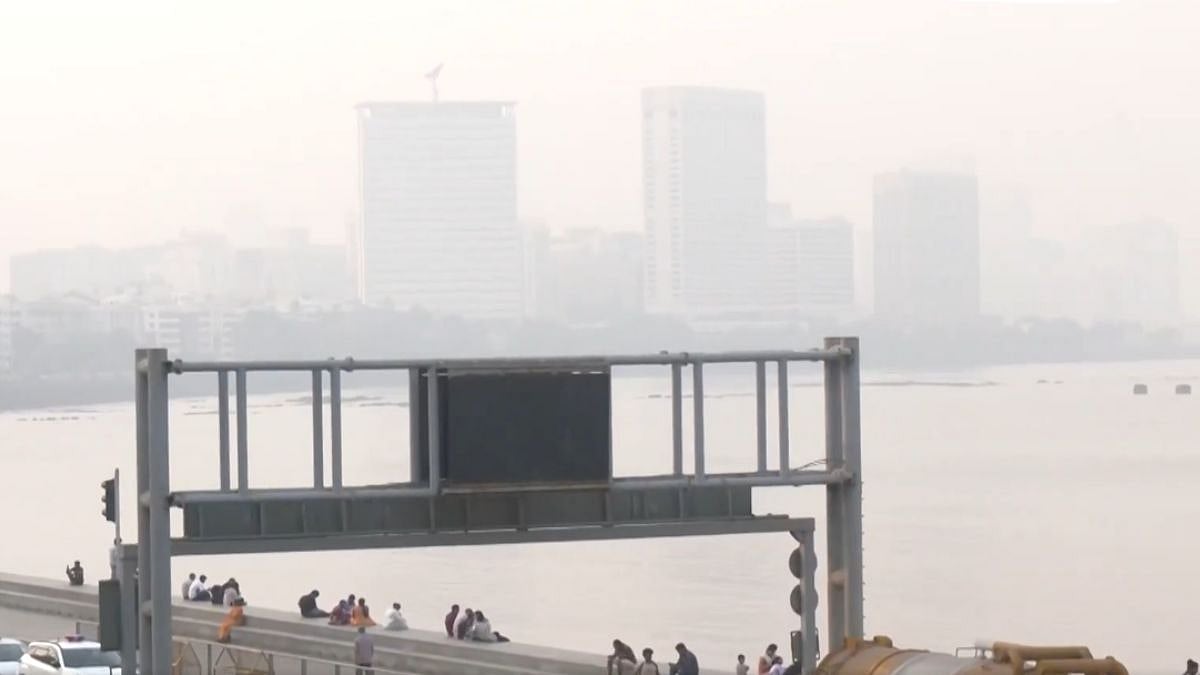 Mumbai Weather Update For Jan 25, 2026: IMD Predicts Clear Skies Yet Pollutants Hover Over The City Due To Raising AQI 
