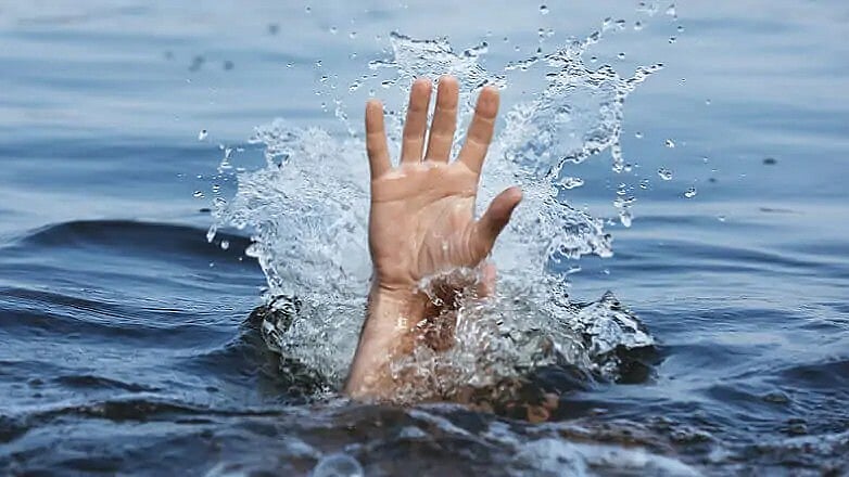 MP News: Two Friends From Gujarat Drown In Narmada River During Omkareshwar Visit; Rescue Operation...