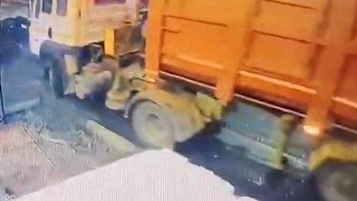 Video: Drunk Dumper Driver Mows Down Parked Vehicles In Lucknow, 3 Injured