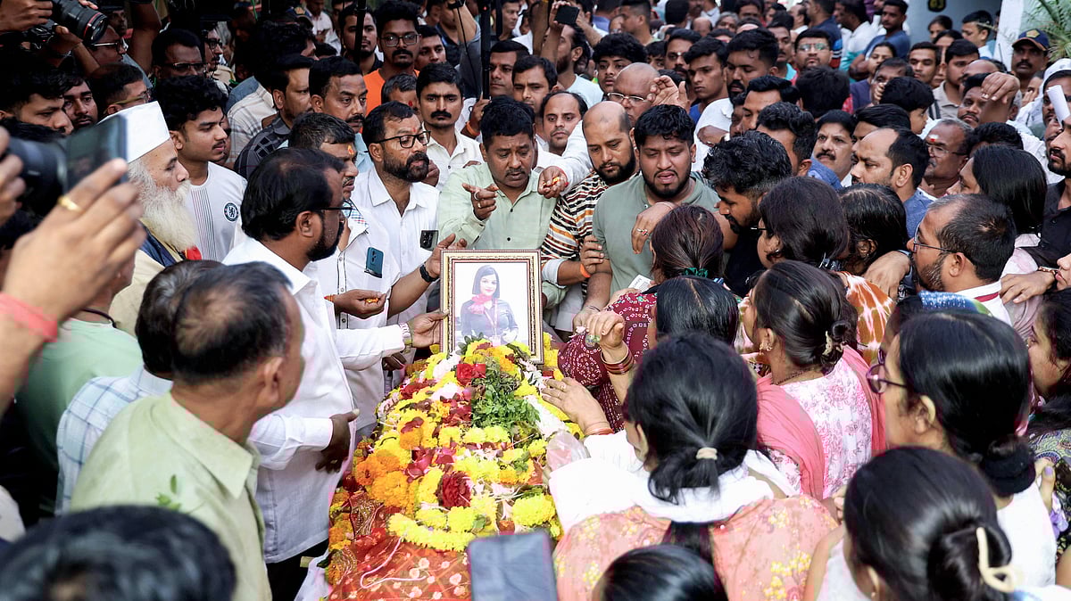 Flight Attendant Pinky Mali’s Last Rites Held In Mumbai; FPJ Speaks To Family, Friends & Neighbours 