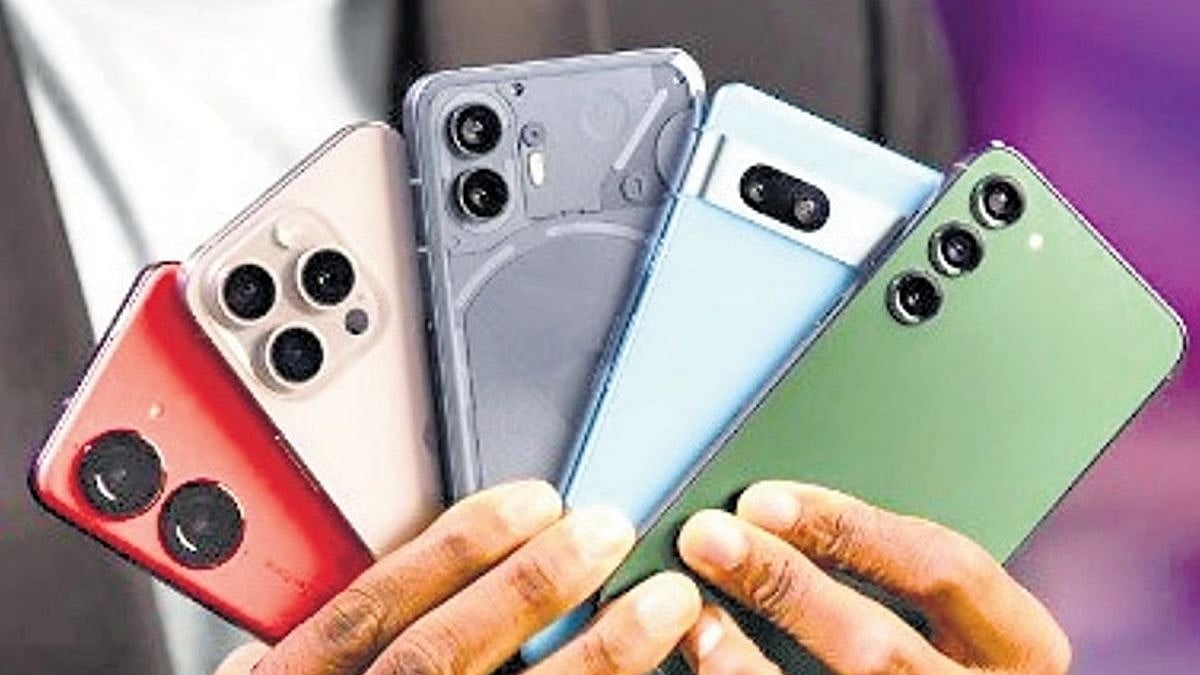 Palghar News: Achole Police Recover 82 Lost Mobile Phones Worth ₹12.30 Lakh, Return Them To Owners 