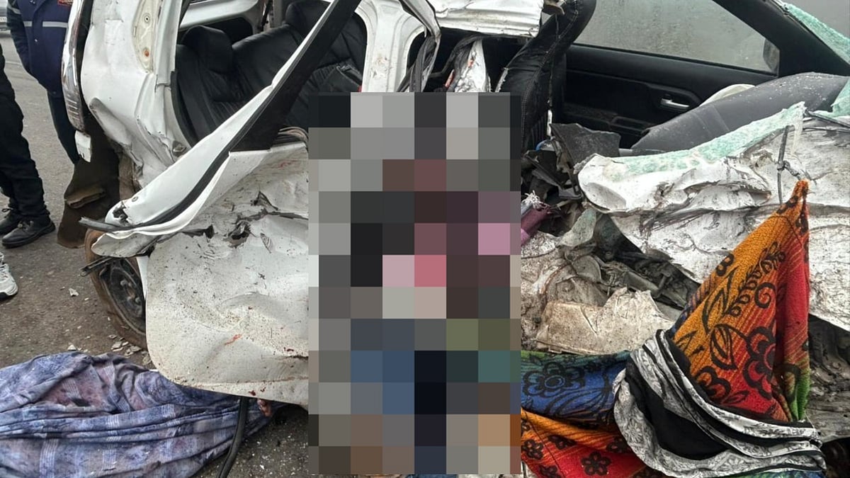 MP News: 4 Killed After Speeding Truck Hits Car From Behind In Gwalior; Police Suspect Dense Fog