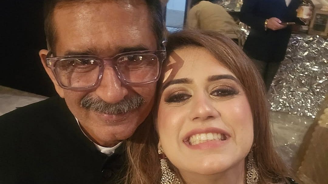 Baramati Learjet Crash: Captain Sumit Kapur's Daughter Pens Down Emotional Note; Says, 'Praying You Read This Dada' 