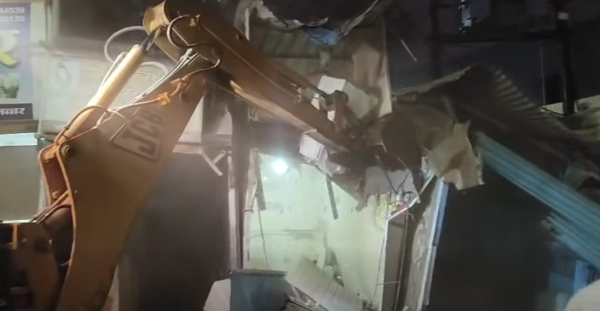 VIDEO: Nashik Civic Body Clears Encroachments Along Godavari Riverbank In Panchavati Division