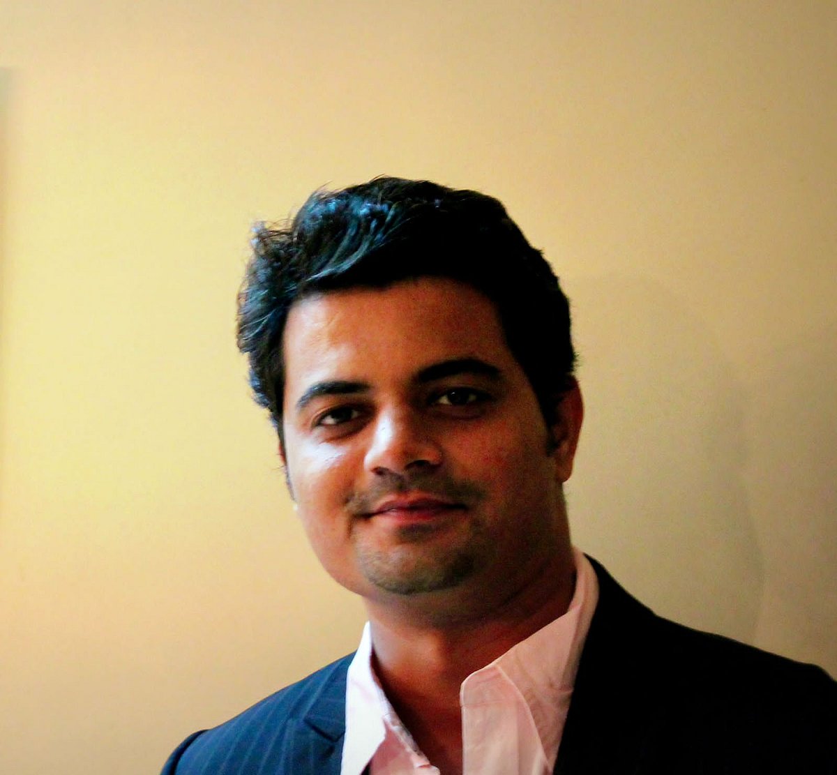 Dr. Akshay Kulkarni