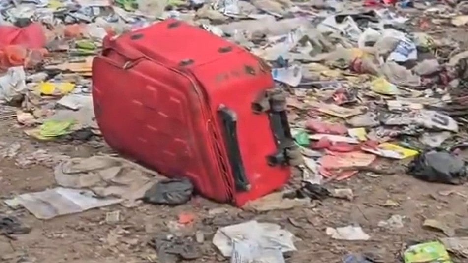 Bihar Horror: Married Woman’s Body Found In Suitcase Near Sasaram Market; Husband Accused | VIDEO