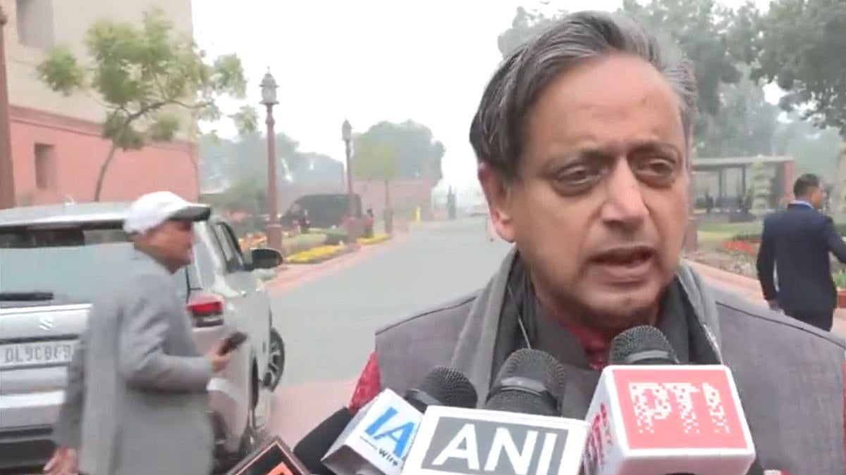 IND vs PAK T20 World Cup Row: 'Pretty Disgraceful,' Says Congress MP Shashi Tharoor After Pakistan Boycotts Match Against India 