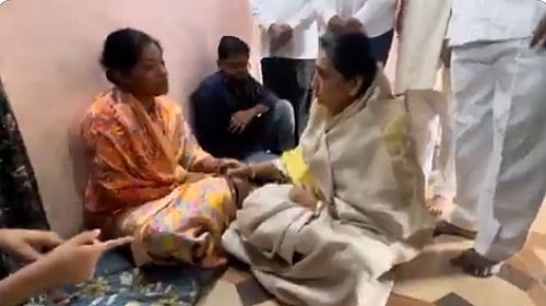 Sunetra Pawar Chooses To Sit On Floor With Bodyguard Vidip  Jadhav’s Family, Shares Grief After Ajit Pawar’s Tragic Plane Crash; Video 