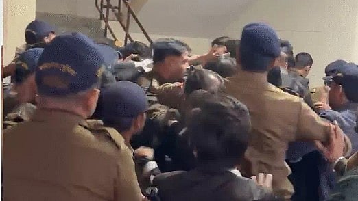 Bhopal News: Lawyers Assault Rape Accused Inside District Court Complex