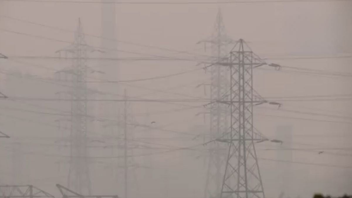 Mumbai Weather Update February 4, 2026: Thick Smog Blankets City As AQI Remains In Severe Category In Sewri, Wadala & Other Areas 