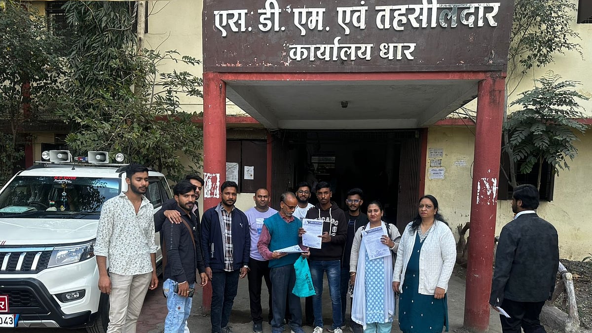 MP News: Students, Staff Submit Memorandum In Support Of Dhar College | FP Photo