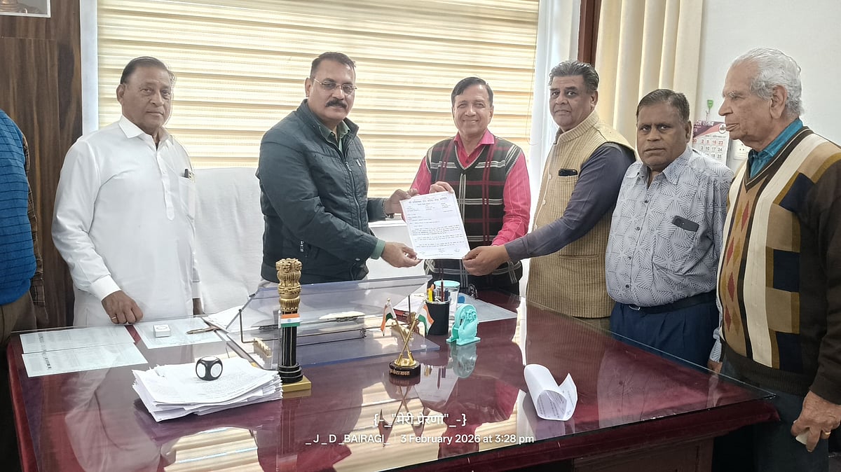 MP News: Elderly Residents Urge Action Over Delay In Senior Citizen Cards In Jaora