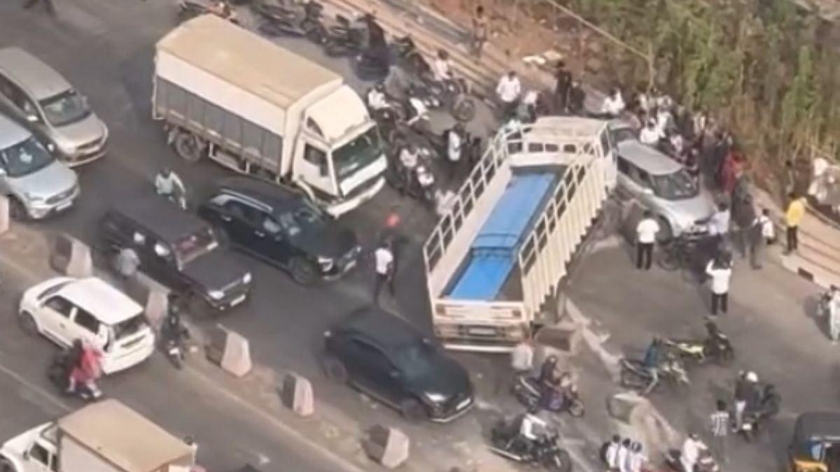 Thane Traffic Chaos: Heavy Vehicle Crash On Mumbai-Nashik Highway Blocks Key Arterial Road 