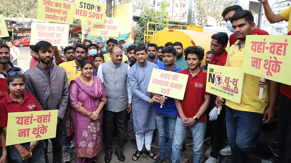 Indore News: Mayor Pushyamitra Bhargav Kicks Off Weekly ‘Clean Red Spot Campaign’ To Free Public...
