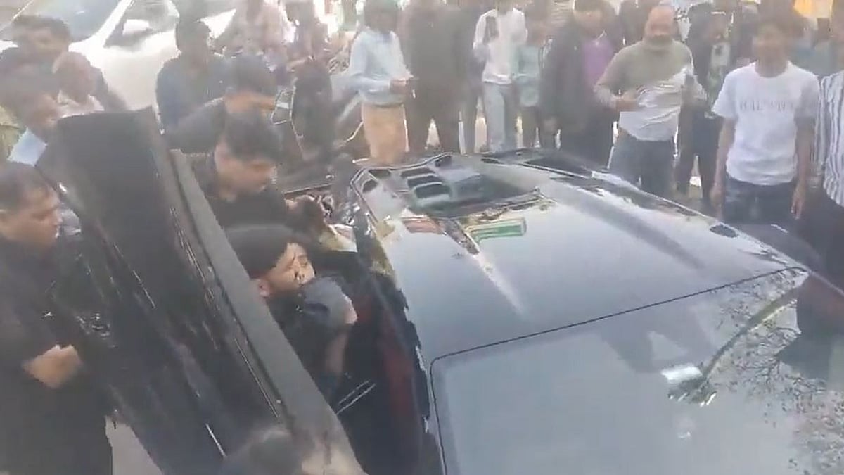 Kanpur Lamborghini Crash: New Video Shows Bouncers Pulling Out Tobacco Baron’s Son From Car