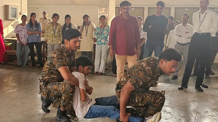 MLA Sanjay Kelkar Stresses Youth Role In Disaster Preparedness At Thane College Workshop