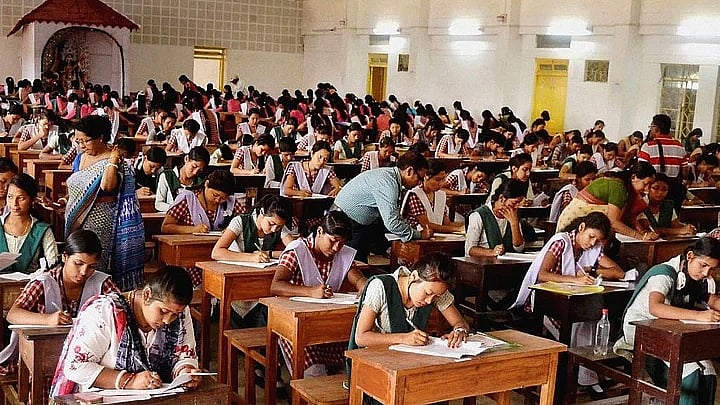 Jalgaon District Collector Appeals For Strict ‘Copy-Free Campaign’ For 10th And 12th Exams