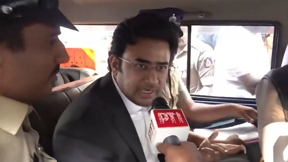 Karnataka: BJP MP Tejasvi Surya Detained In Bengaluru While Protesting Against Proposed Metro Fare Hike - Video 
