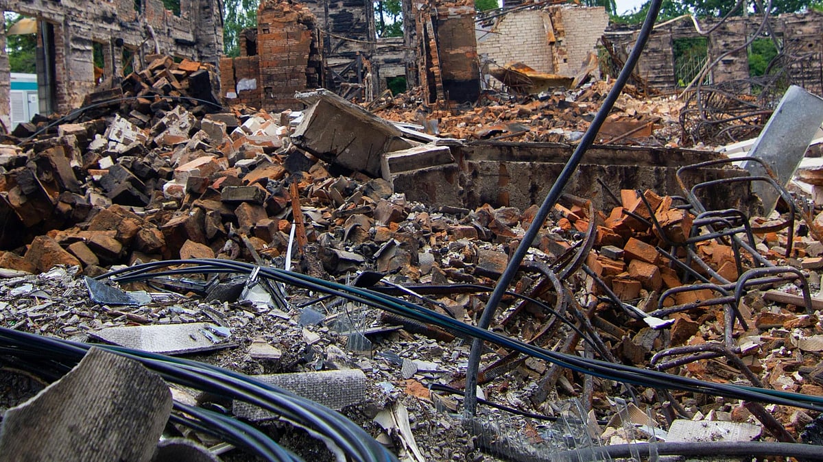 Representative image of wall collapsing  | Pexels Image 
