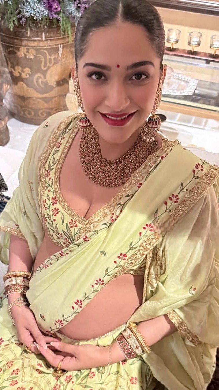 Sonam Kapoor's choli with floral embroidery