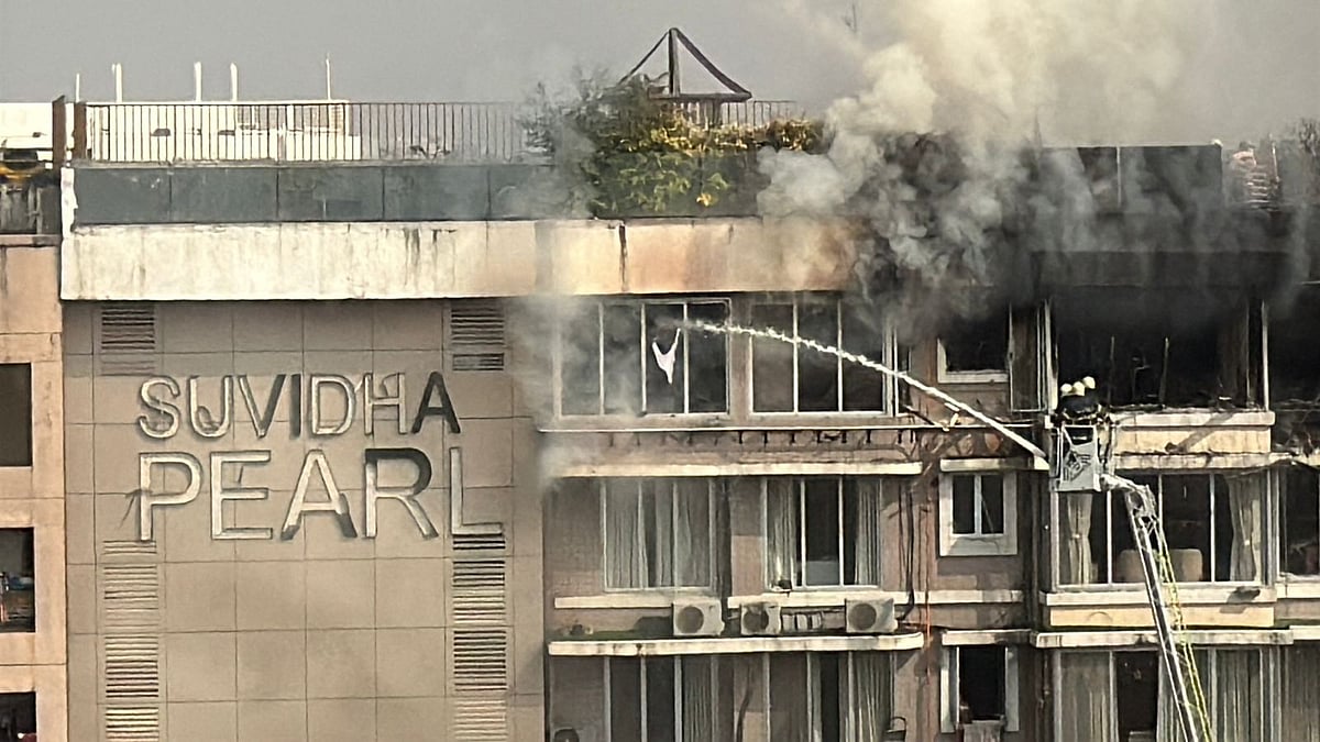 Mumbai News: One Dead, One Injured In Vile Parle High-Rise Fire; Suspected Cause Is Oil Lamp Spillage 