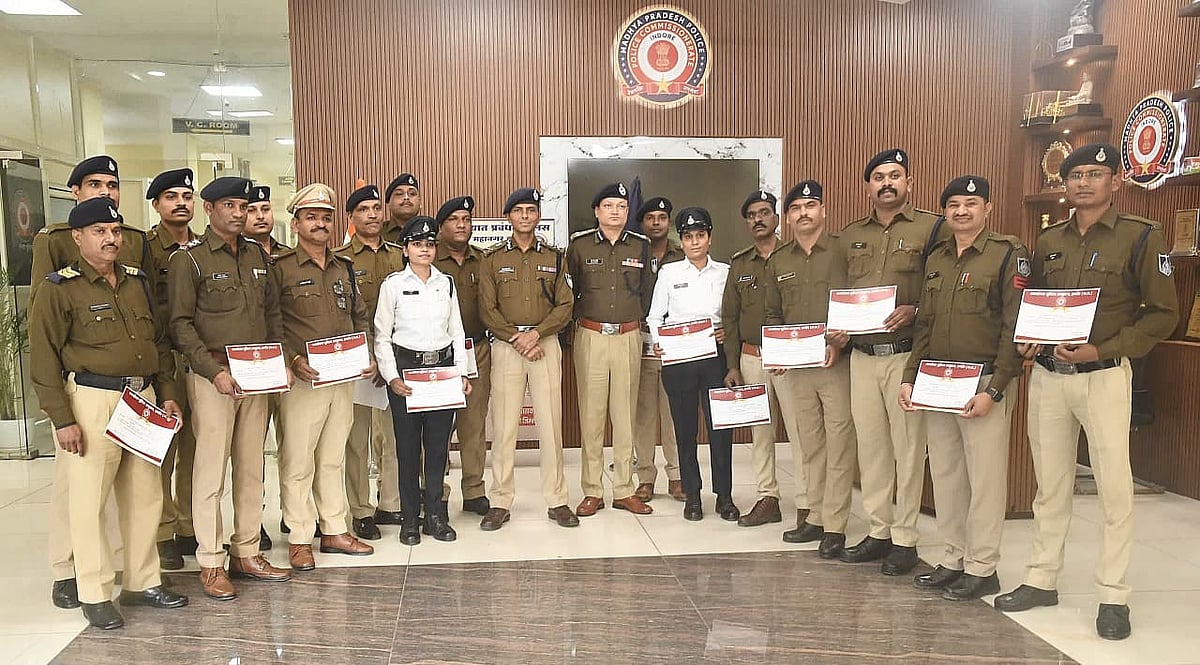 Indore News: 19 Police Personnel Honoured For Exemplary Service | 