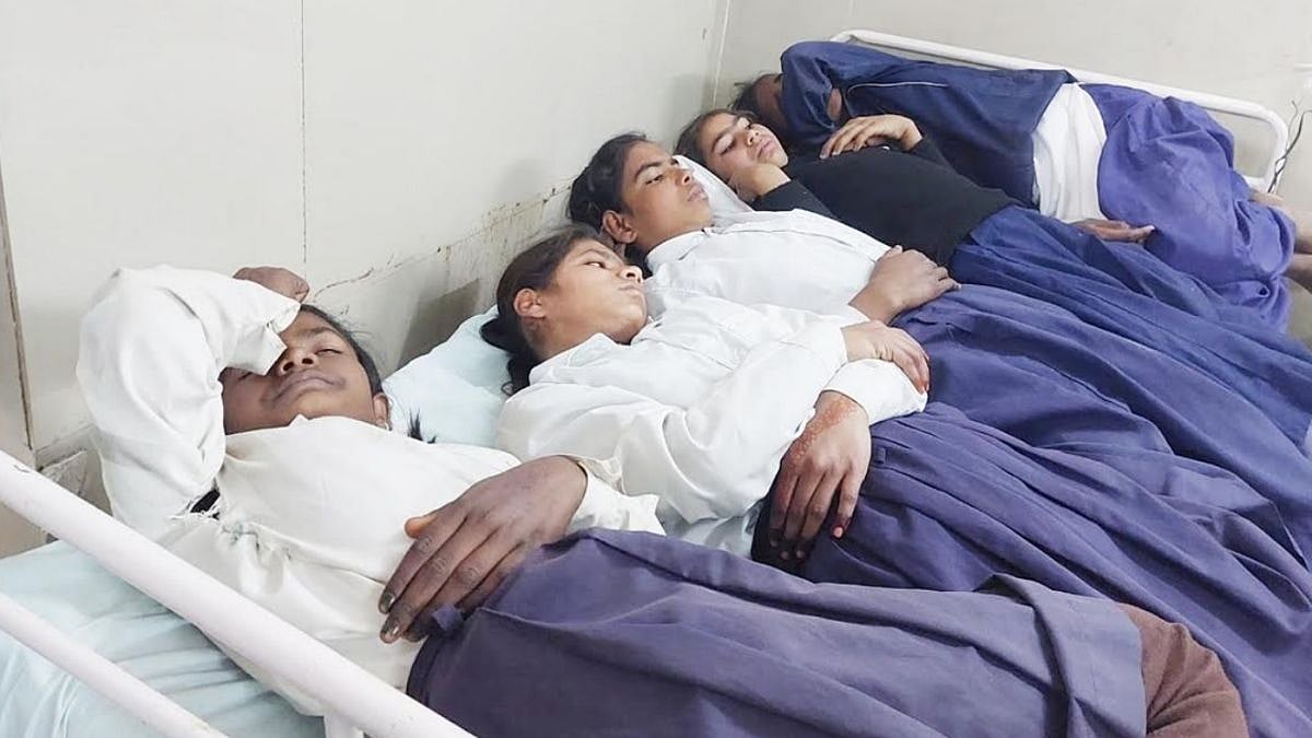 Uttar Pradesh News: Over 100 Schoolchildren Fall Ill After Consuming Medicine At Government School In Farrukhabad 