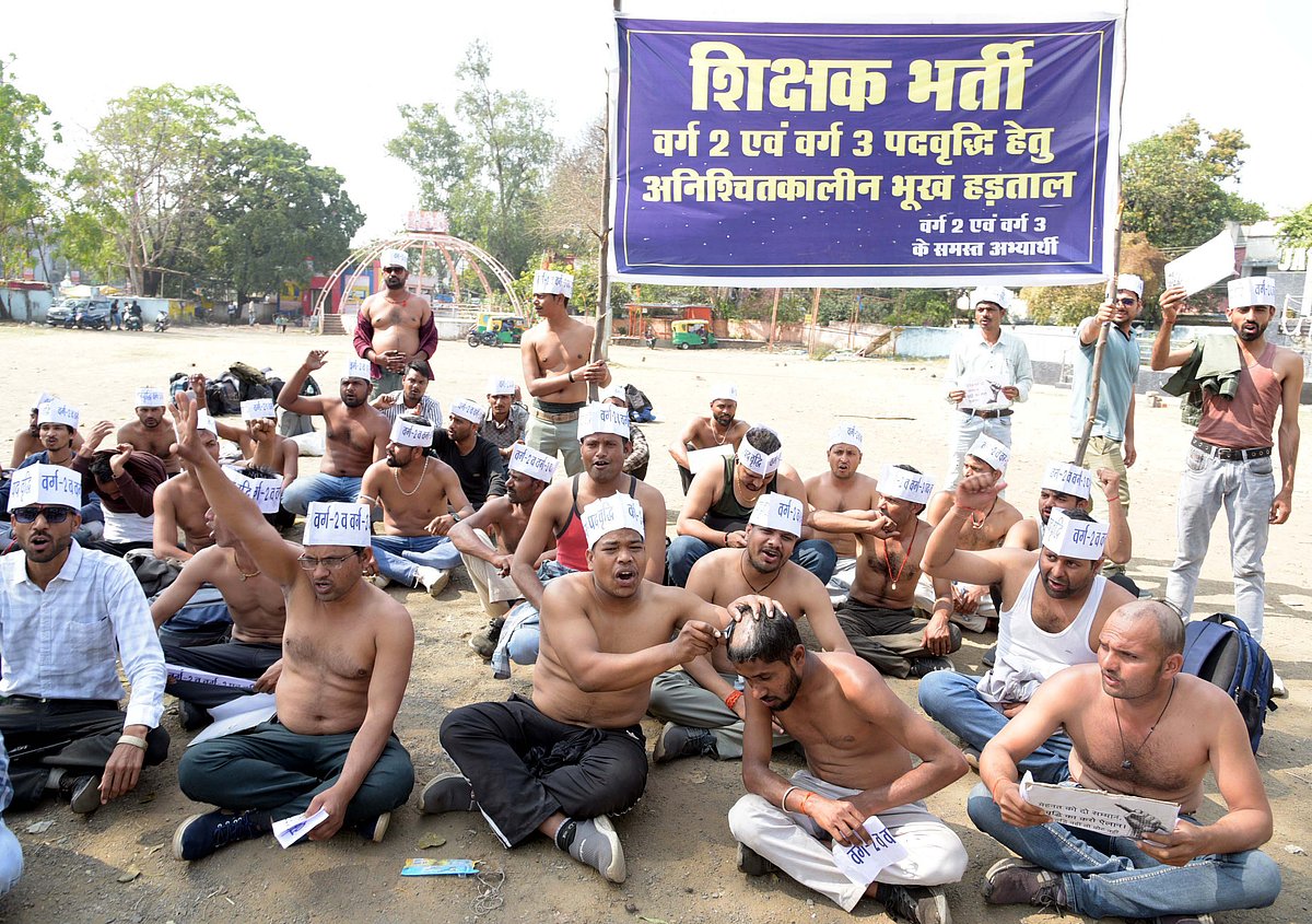 MP Teachers’ Recruitment: Candidates Go On Hunger Strike, Demand More Posts; Shave Head, Burn...