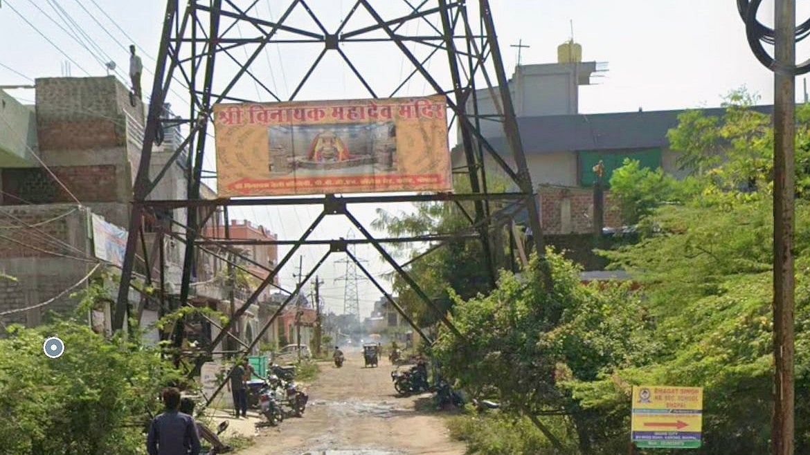 Bhopal News: Thousands Of Daily Commuters Risk Lives Under High-Tension Power Line