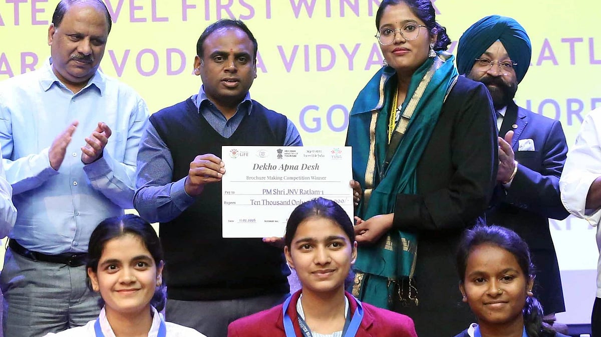 MP News: PM Shri Jawahar Navodaya Vidyalaya, Ratlam Bags 1st Prize In 'Dekho Apna Desh Brochure...