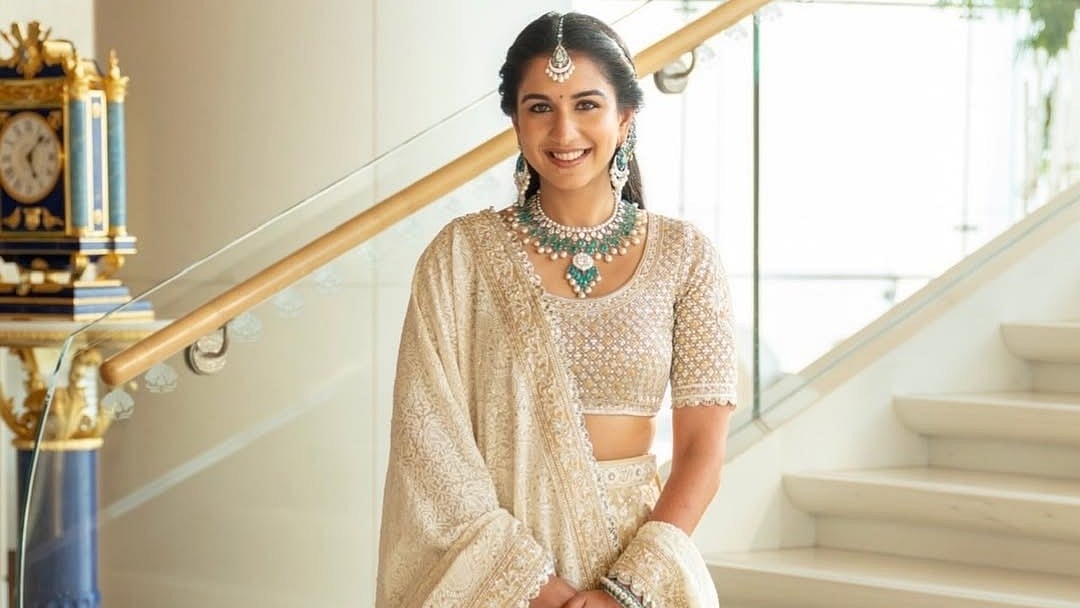 Radhika Merchant Looks Like A Modern Princess At Ambani Wedding In Resham Ghagra And Emerald Jewellery 